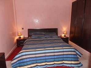 2 bedrooms, iron/ironing board, free WiFi, bed sheets