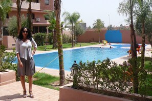 Outdoor pool - in marrakech rent a comfortable apartment near the city center (marrakech)