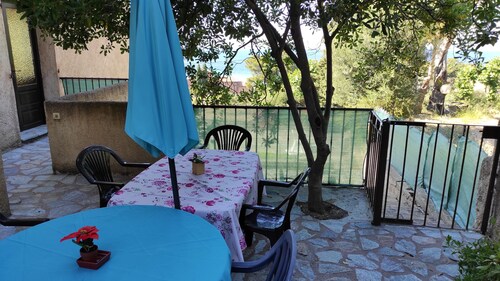 appartement l'ile-rousse 100metres de la plage 