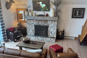 Smart TV, fireplace, DVD player - 

Ski-In/Ski-Out Killington Chalet - Hot Tub, Fireplace & Views (Killington)