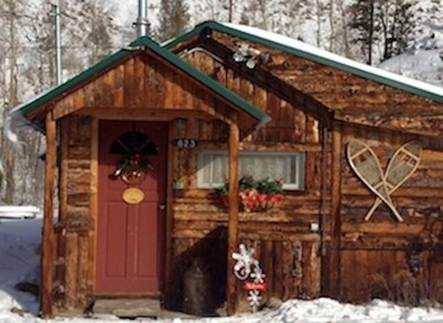 Charming storybook 1940's Cabin Located In The Heart Of Grand Lake Village