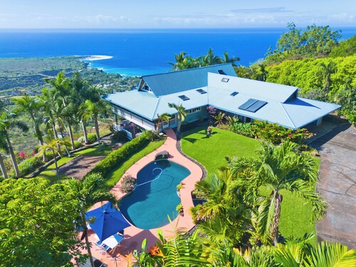 Maka Nui Estate/ Luxury Big Island Ocean View Home Above Kealakekua Bay