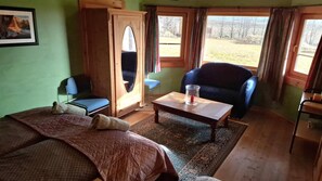 ห้องดับเบิลหรือทวิน, ห้องน้ำรวม | 1 ห้องนอน, เครื่องนอนระดับพรีเมีย  ม, เตียง Select Comfort, ผ้าม่านกันแสง