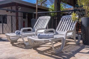 Outdoor pool, pool loungers - Pousada Papaya - Bonito (Bonito)