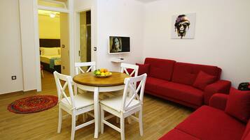 1 Schlafzimmer, individuell dekoriert, individuell eingerichtet