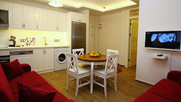 1 bedroom, individually decorated, individually furnished, desk