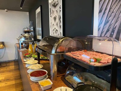 Zaliasis slenis - Self check-in hotel