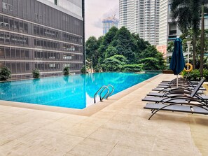 Piscine couverte, piscine extérieure