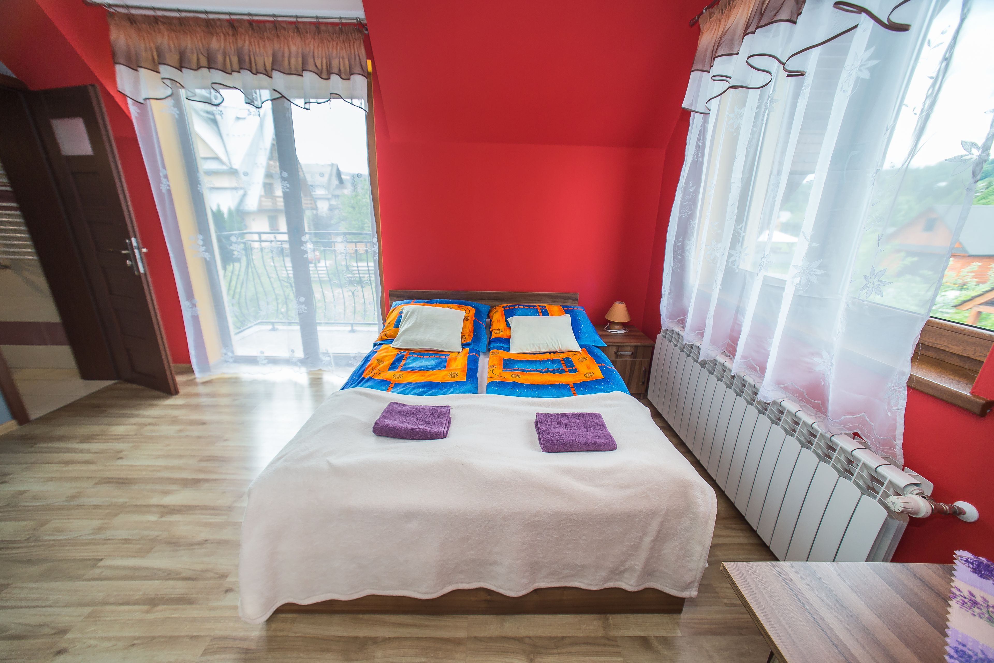 Premium bedding, iron/ironing board, free WiFi, bed sheets