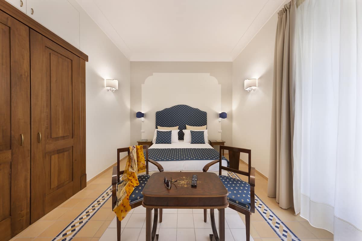 Chambre Luxe Double ou avec lits jumeaux, balcon, vue ville