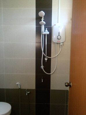 Towels - HOMESTAY BAITILHISAN HUSM KUBANG KERIAN (Kubang Kerian)