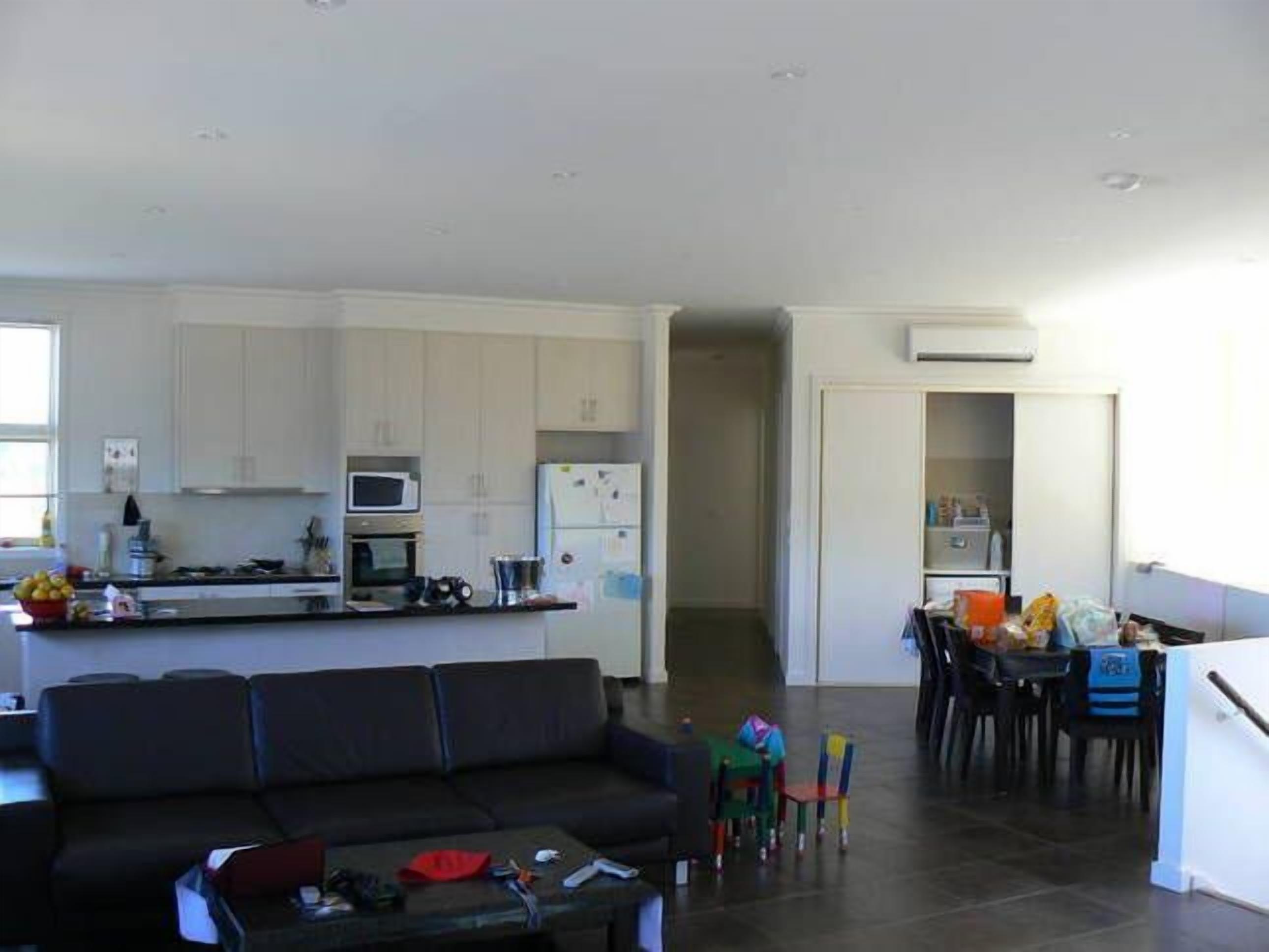 Smart TV, fireplace, DVD player, ping pong