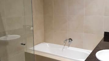 Bathtub