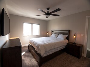 3 habitaciones, tabla de planchar con plancha, cuna de viaje y wifi 