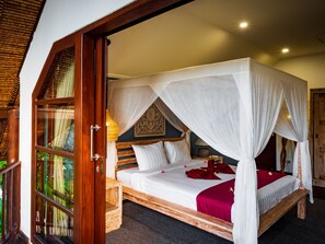 5 bedrooms, in-room safe, iron/ironing board, WiFi