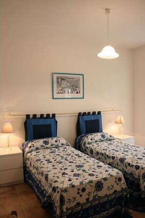 5 Schlafzimmer, Bügeleisen/Bügelbrett, WLAN