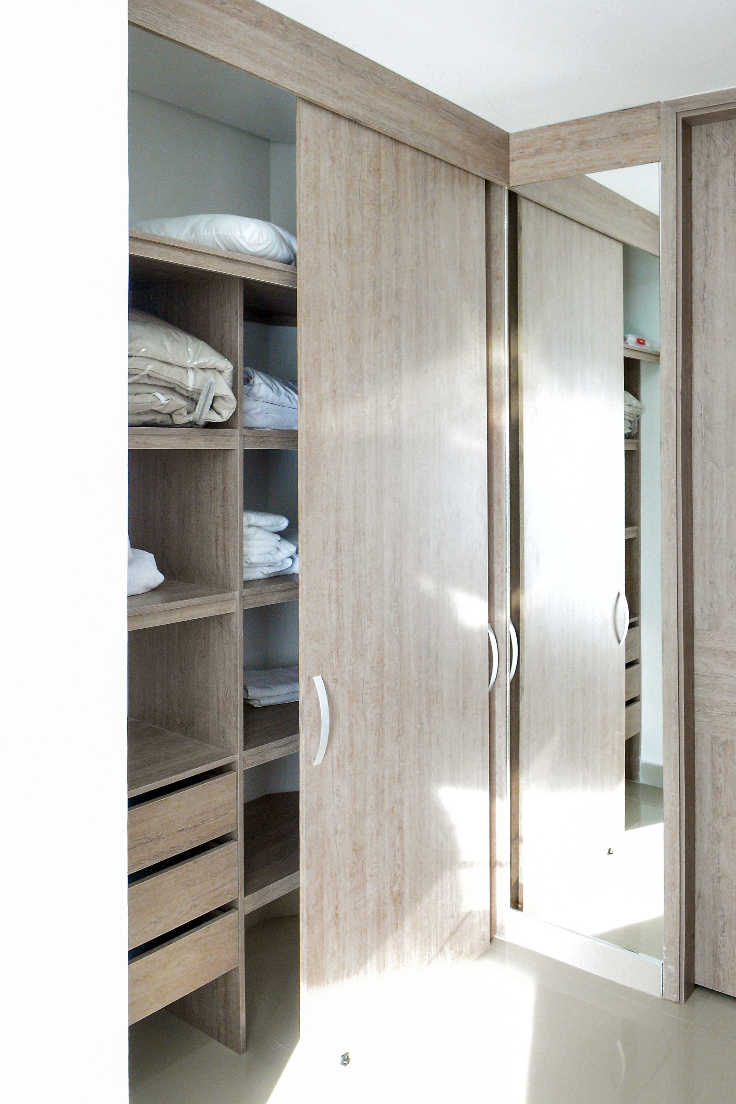 Deluxe Apartment | Wardrobe