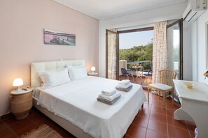 3 chambres, fer et planche à repasser, Wi-Fi gratuit, draps fournis