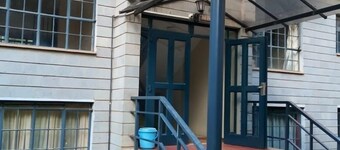 LAAD UW BATTERIJEN OP BIJ CEDAR SPRINGS ESTATE - BEGANE GROND APPARTEMENT