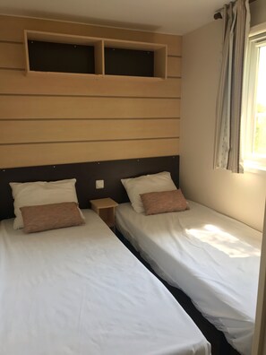 3 bedrooms, travel crib, WiFi
