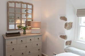 1 bedroom, Egyptian cotton sheets, iron/ironing board, free WiFi