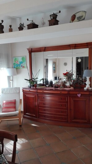 Lobby - Beautiful detached villa, 4 bedrooms with private pool. (Empuriabrava)