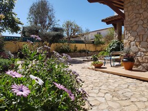 Terrace/patio - Beautiful detached villa, 4 bedrooms with private pool. (Empuriabrava)