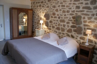 Gîte vue Mer, Le Clos des Capitaines 700m from beautiful beaches and the "Cap".