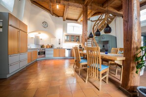 Fridge, microwave, oven, stovetop - Enjoy your holidays in the historic, romantic windmill Catharina (Oldenswort)