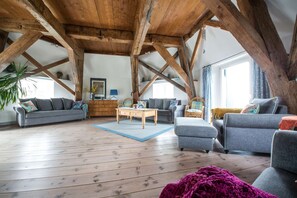 TV, fireplace - Enjoy your holidays in the historic, romantic windmill Catharina (Oldenswort)