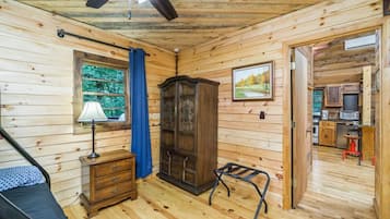 Desk, iron/ironing board, WiFi