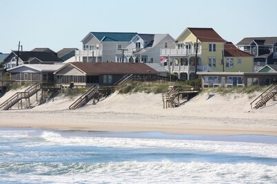 "Personal Resort": Private Pool, Hot Tub, Ocean Views, Elevator, Walk to Town