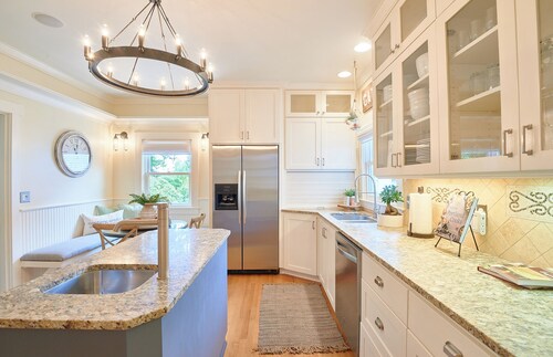 The Pearl of Newberg: A Luxury Craftman Home