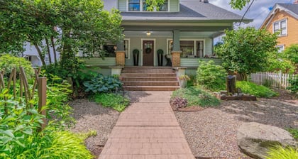 Pearl: Old Portland Style käsityöläinen koti Newbergin sydämessä