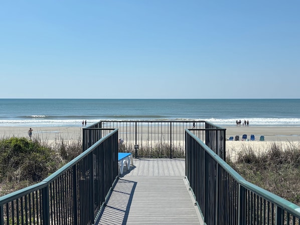 Beach nearby, sun-loungers, beach towels