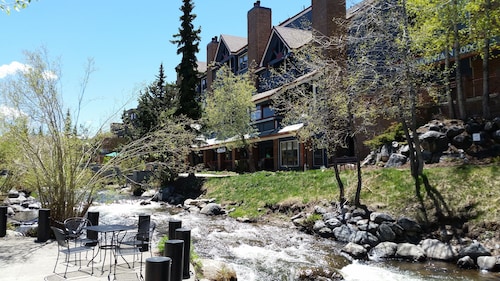 Beautiful one bedroom condo and steps from downtown Breckenridge