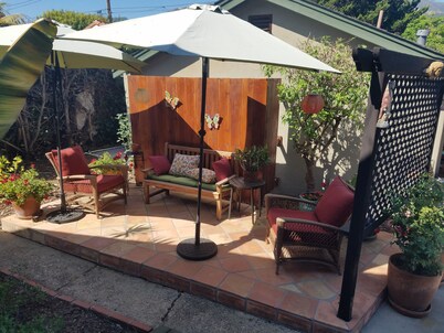 Charming Cottage Walking Distance to Everything