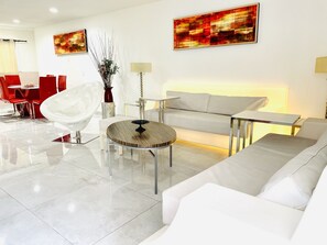 TV -   2BR,Apartment,Sale,LasVegas,STRIP,nextLVCC,BOOK,Sale,best location  (Las Vegas)