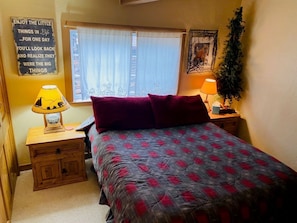 2 bedrooms, iron/ironing board, WiFi, bed sheets - Quiet Retreat with private courtyard In Grand Lake Village! (Grand Lake)
