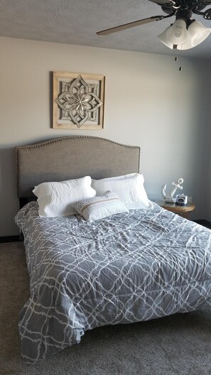 3 bedrooms, iron/ironing board, WiFi, bed sheets