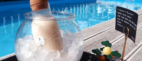 Een seizoensgebonden buitenzwembad