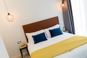 Deluxe Triple Room | 3 bedrooms, premium bedding, Select Comfort beds, individually furnished - Benaco36 (Torri del Benaco)