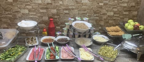 Free daily buffet breakfast