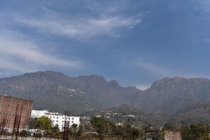Pool waterfall - Hotel Devi Mahal (Reasi)