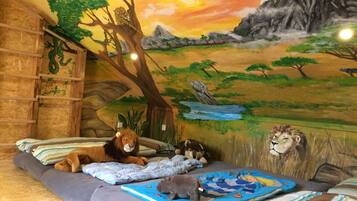 4 Schlafzimmer, Zimmersafe, Reisekinderbett, WLAN