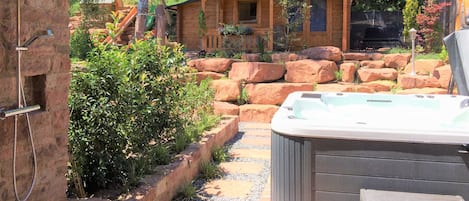 Bain à remous extérieur
