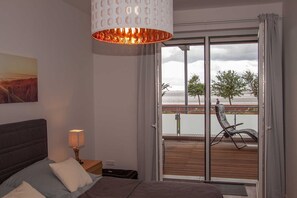 Unclassified image, 3 of 34, button - 145 sea view vacation apartment - 145 sea view apartment right by the sea with south-facing balcony (Wilhelmshaven)