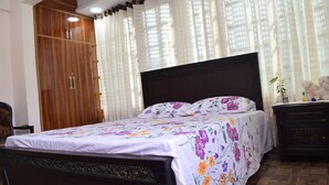 Interior detail - Kashmir Cottage (Muzaffarabad)