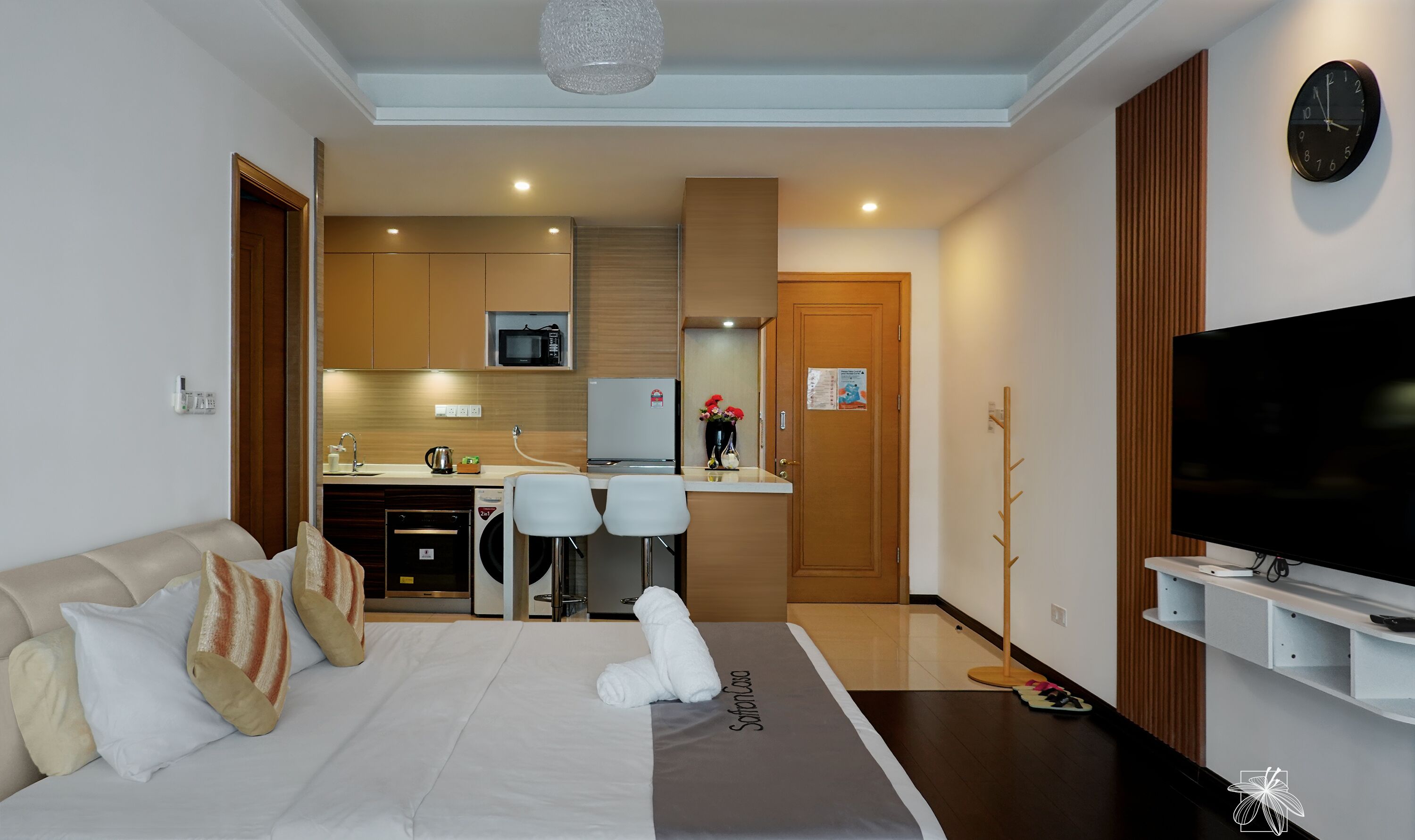 Business Studio, 1 Katil Raja (King), Non Smoking, City View | Cadar kapas Mesir, peralatan tempat tidur premium, busa memori 