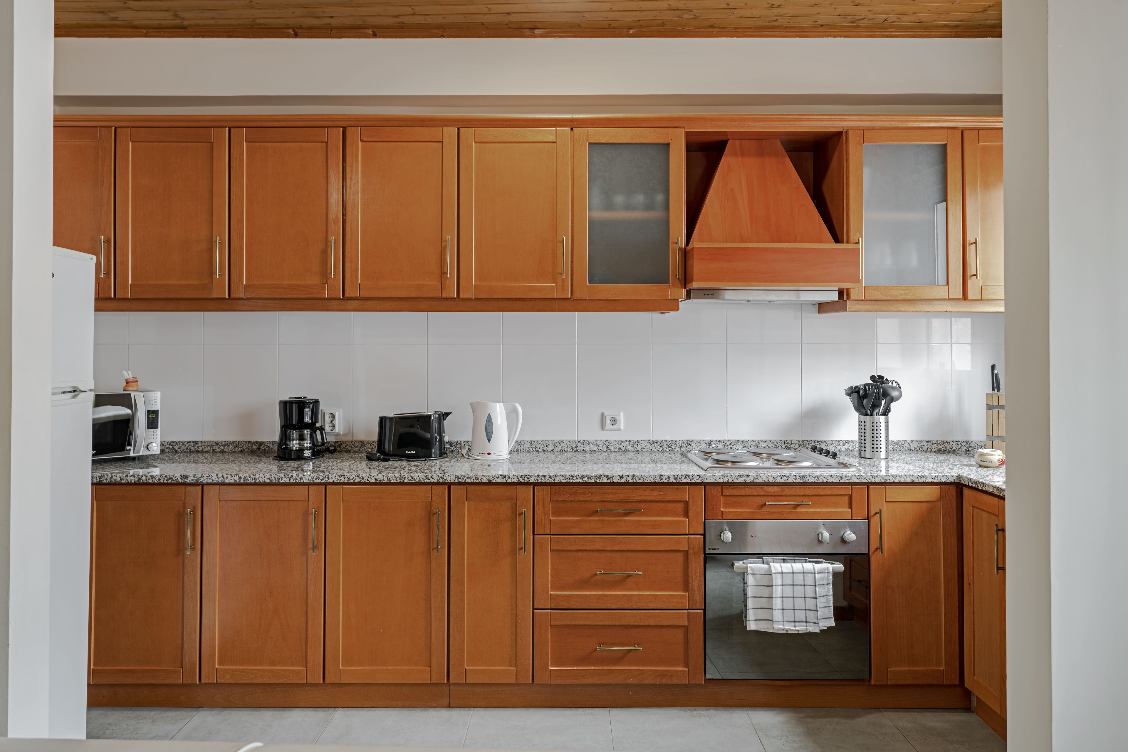 Superior Apartment, 2 Bedrooms, Balcony | Private kitchen | Mini-fridge, microwave, oven, stovetop